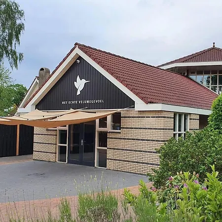 Chalet Veluwse Recreatiewoning Op Kindvriendelijk Park *