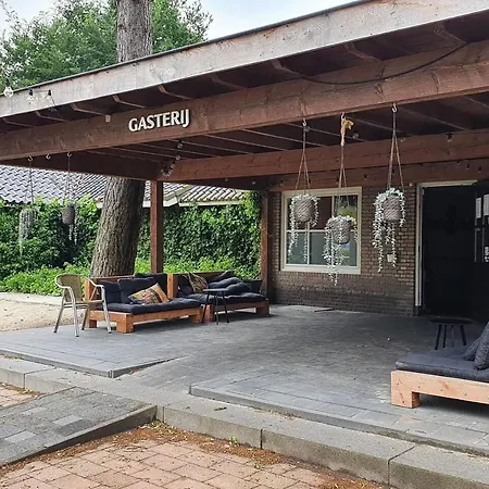 Chalet Veluwse Recreatiewoning Op Kindvriendelijk Park Voorthuizen